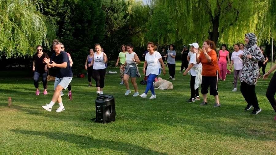 ODUNPAZARINDA KENDNN FARKINA VARMI, BEN DE BR BREYM DYEN KADINLAR YARATTIK