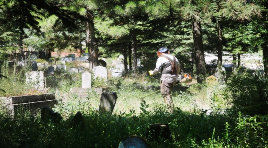 MEZARLIKLARDA BAYRAM TEMZL GEREKLETRLD