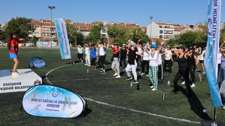 ESKEHRLLER PARKLARDA SPOR ETKNLKLERNE AKIN ETT