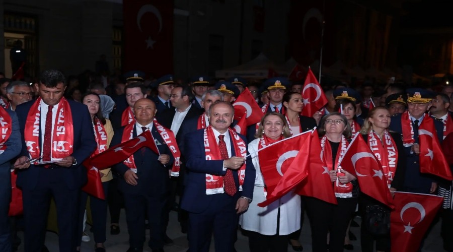 15 Temmuz zel Programna Eskiehirliler Byk lgi Gsterdi