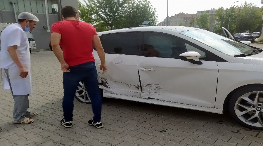 Harbiye Sokak'ta Trafik Kazas