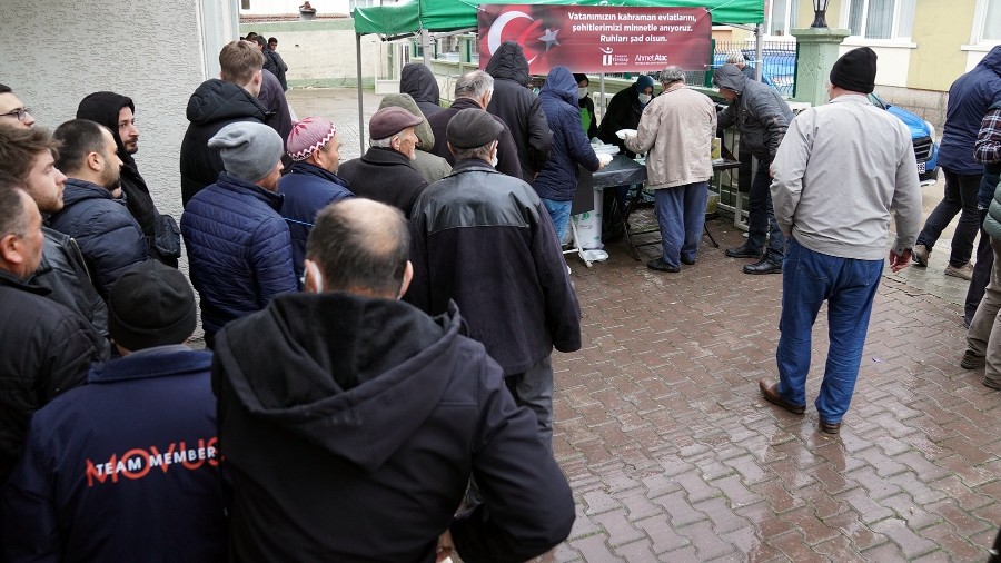 CUMA NAMAZI SONRASI EHTLER ANISINA PLAV DAITILDI