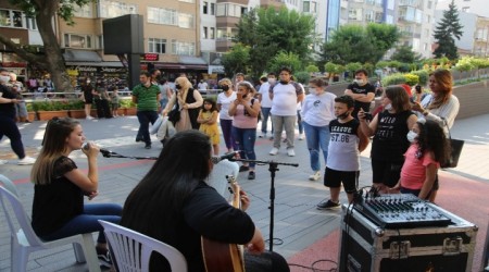 SAHNE SENN ESKEHR KONSERLER LE ESKEHRLLER COTU