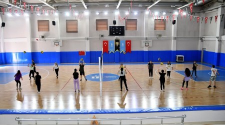 VOLEYBOLCULAR YUNUS EMREDE TER DKYOR